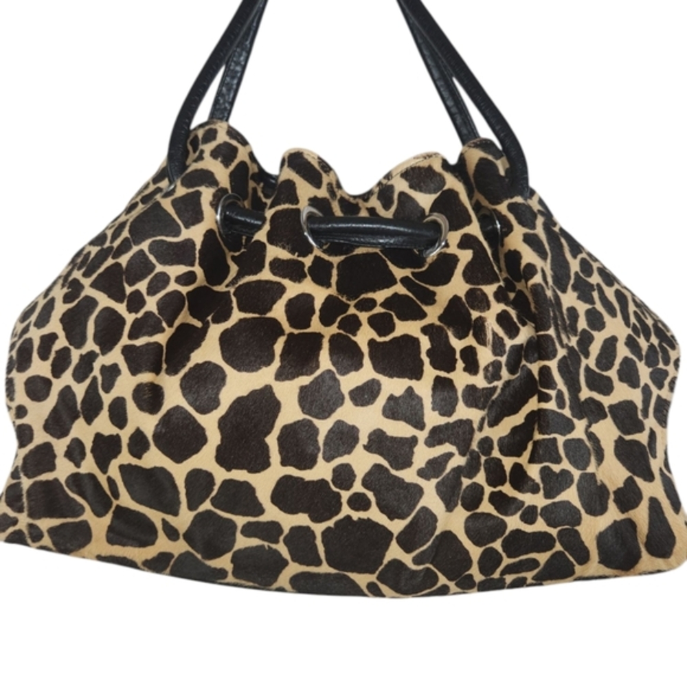 Faux Fur Leopard Print duffle Bag, With Soft Magnetic Snap Closure. NO BRAND.